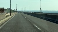 西湘バイパスで死亡ひき逃げ　オートバイ運転の男性が車にはねられ死亡　白っぽい乗用車が逃走中　神奈川県警