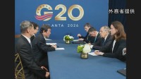 日ロ外相が5年ぶり会談　日本人記者拘束めぐり議論