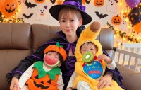 【 中川翔子 】ハロウィーンに双子とコスプレ姿を披露「もう立って歩くから双子と写真大変！去年はまだ布団で動けなかった双子、感慨深い」