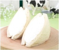 【ペンギンベーカリー“白雪姫サンド”再販売】牧場のパンフェア2024 クリームやチーズたっぷりのパンがラインナップ【商品一覧】