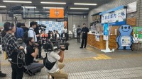市役所で“歩くAI”が道案内　静岡市清水区役所で「AICO」とロボットの実証実験が始動