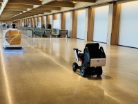 羽田空港で広がるWHILL自動運転、他社製ロボットとも「譲り合う」協調走行へ