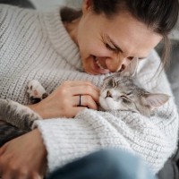 猫を『甘えん坊』に育てるための4つの秘策　構いすぎるとかえって逆効果に？