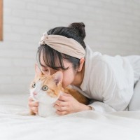 愛猫が飼い主さんの『外出を察知する』3つの理由　お出かけ前、猫に対して取るべき対応は？