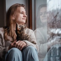 猫が安心して『信頼できる人』に共通する5つの特徴　猫が見せる“心許しているよ”サインも