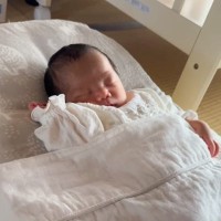 『退院した赤ちゃんと初対面した猫』→表情を見てみると……893万再生突破の『まさかの反応』に「目が点になるってまさにｗ」「100点ｗ」