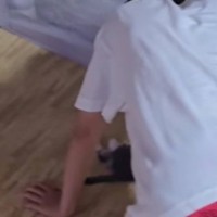 息子たちが見つめている先を覗いてみたら、『赤ちゃん猫』が…家族みんなが焦った『まさかの姿』が58万再生「電池切れたｗ」「可愛すぎる」