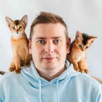 愛猫があなたの『肩に乗りたがる』3つの理由　甘えている？それとも踏み台代わり？？