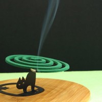 猫がいる部屋で『蚊取り線香』はNG？気をつけたい3つの注意点と安全な防虫方法も