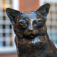 猫好きな文学者『サミュエル・ジョンソン』の偉大な仕事を支え、大好物の牡蠣とともに銅像になった猫　英国