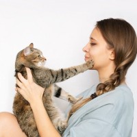 猫は家族の中で『好きな人・嫌いな人』ができる？　3つの理由や関係改善のヒント