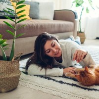 猫に『幸せを与えられる人』の特徴５つ　愛猫が心地よく暮らせる理想の飼い主像