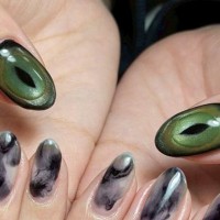 ネイルの柄を『愛猫の目の模様そっくり』にしてもらった結果…カッコよすぎる光景に３万いいね「天才や」「なんて素敵なの」と絶賛の声続出