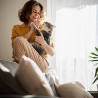 猫が飼い主の『愛情を確かめている』ときの行動5選　確認したがる理由や上手な応え方