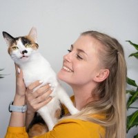 猫に『逃げられやすい人』がやりがちな行動4選　嫌がられてしまう理由や距離を縮めるコツも