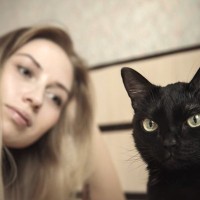 猫と気まずくなったときに『仲直り』する方法3つ　機嫌を直してもらうコツや上手な歩み寄り方