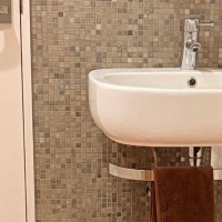 爪を切られ、薬も頑張ったネコ→様子を見てみると……笑ってしまう瞬間に「めっちゃ隠れてるｗｗ」「人生最悪の日だったにゃ」と反響