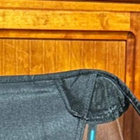 キャンプ用のイスを室内に置いていたら、『猫たち』が…予想外の『可愛すぎる瞬間』に2万いいね「融合してる！」「当然ネコのモノだね」