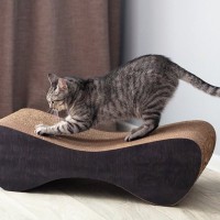 猫に部屋を散らかされない『爪とぎの素材』4つ　カスが出にくい種類や選び方のポイント