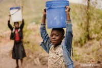 子どもたちの6kmに思いをはせる ワールド・ビジョン・ジャパンの水支援