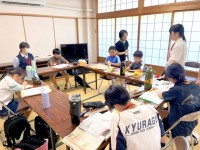 温泉の和室が子どもたちの学び舎に　佐用姫の湯「温泉寺子屋」がつなぐ地域の輪