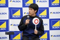 ALSOK60周年記念発表会 松山ケンイチさんと伊調馨さんが語った“挑戦と安心”