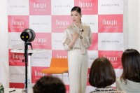 アンミカさんが1日店長に就任 美容室イベントでポジティブワードを披露