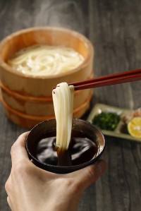 冬季限定・上品な甘みの「平延べうどん」株式会社オカベより販売開始