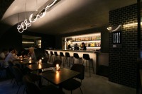 大人のカフェバー「yoL」、渋谷中心部にオープン！―アルコールスイーツとシグネチャーカクテルが魅力