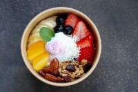 「幸せのパンケーキ」が新作メニュー「幸せのアサイーボウル」を店舗限定で販売開始