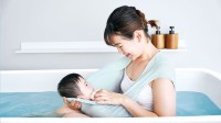 「エジソンママ」、「おふろサポート くるむん」で赤ちゃんとのお風呂デビューをサポート