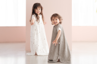 「neomamaism」、人気の「夏用スリーパー」をリニューアル！ラクラク温度調節とおむつ替えが可能に