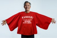 還暦祝いに革新が！DELIGRAPHICS、現代スタイル記念ウェア「還暦KIMONOT」本格販売スタート