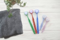 “口臭”の主要原因を解消！SHIKIENが示す舌磨きの重要性と実践法