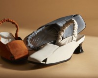 快適さとスタイルを兼ね備えた「ヒールカップシャーリングストラップシューズ」、fitfitから新登場