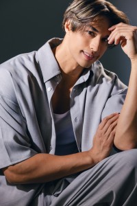 當間ローズ、くすのき特別支援学校へ大型絵本の寄贈と豪華ゲストとの特別コンサート開催