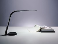 山田照明からスタイリッシュな新製品デスクライト『Z-9』登場