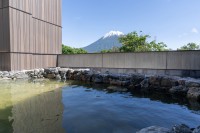話題の新名所！北海道ニセコに高級感あふれる公衆温泉「ゆころ温泉」が2025年プレオープン