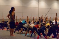 ヨガフェスタ横浜2025が開催 - ケン・ハラクマ等著名講師陣によりヨガを日常に活かすライフスタイルを提案