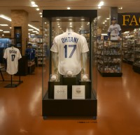 「ベースボールフィールド トゥ フューチャー」が貴重な大谷選手グッズを展示！その場で購入も可能に