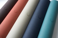 ヨガライフを変える一枚、「サダナ・コア 5mm」 - 一生モノヨガマット新登場