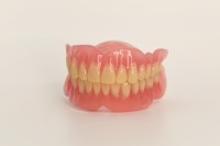 日本初、3Dプリンターで作製する義歯用材料が保険適用となる