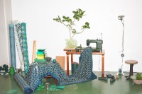 ミナ ペルホネンコラボで限定500台！JUKIから新型職業用ミシン「SL-3700 mina perhonen」発売