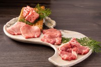 焼肉店「牛次郎」、希少部位「黒タン」や〆メニュー刷新で焼肉体験をさらに向上