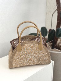 「sampo」と「Jhuri Shate」がスペシャルコラボレーション、猫モチーフのオリジナル柄「BANDANYA」を使用した新作バッグを発表