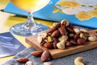 父の日に感謝を伝えるギフトセット、「nutslink」と「燻製海撰おつまみ」が限定販売開始