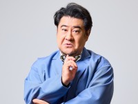 小手伸也、シェイクスピア翻案コメディ「コテンペスト」で主演に意気込み語る