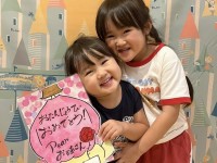 保護者の誕生日を祝う仕組みで感動を届けるキートスチャイルドケア