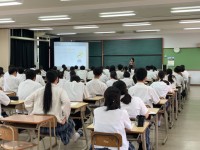 ドラッグストアモリが鹿児島県の高校で薬物乱用防止教室を実施