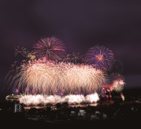 伊東市で伊豆最多15回の花火大会を開催